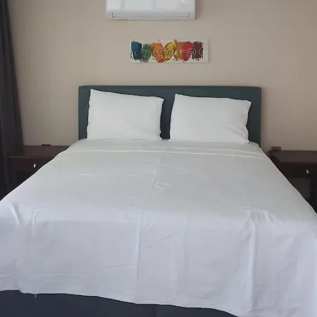 Cesme'De Yemyesil Bahceli, Havuzlu Villa-Awz112