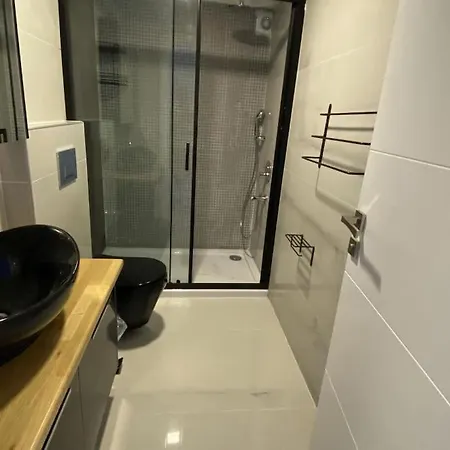 Villa Cesme'De Yemyesil Bahceli, Havuzlu Villa-Awz112 Cesme