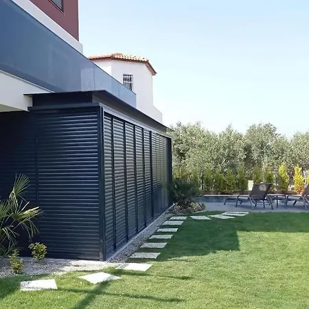 Villa Cesme'De Yemyesil Bahceli, Havuzlu Villa-Awz112