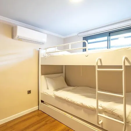 Cesme'De Yemyesil Bahceli, Havuzlu Villa-Awz112 * Cesme