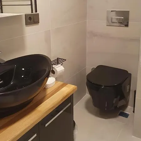 Cesme'De Yemyesil Bahceli, Havuzlu Villa-Awz112 Cesme