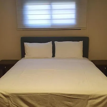 Cesme'De Yemyesil Bahceli, Havuzlu Villa-Awz112